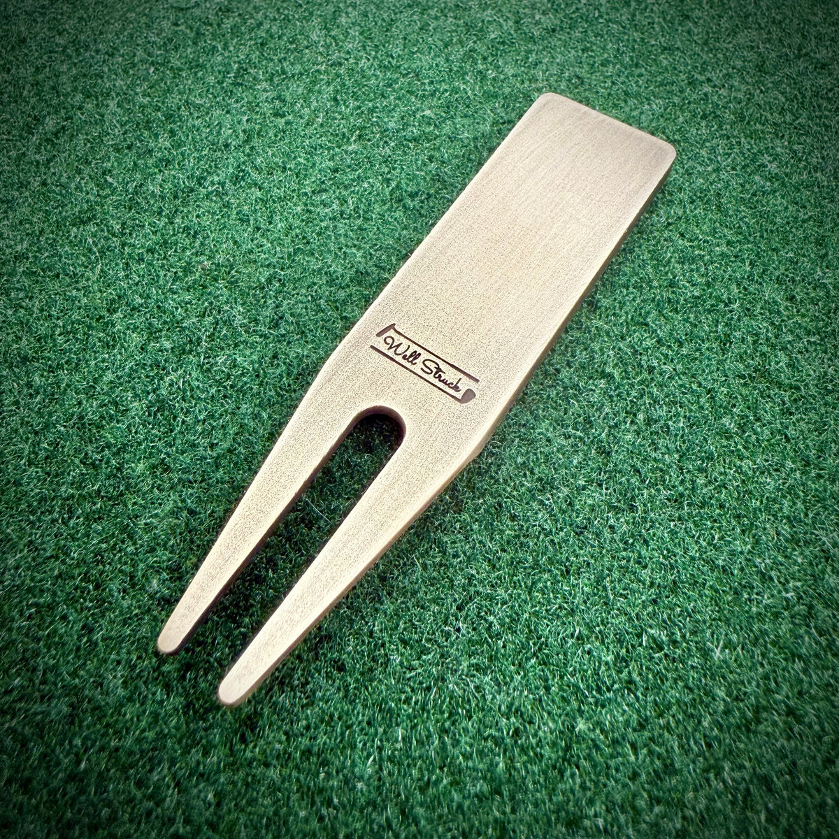 Daisy Design Custom Copper Golf Divot Tool, Personalized Laser Engraved Gift